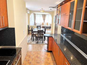 6166,  Бургас, гр. Бургас, Продава 